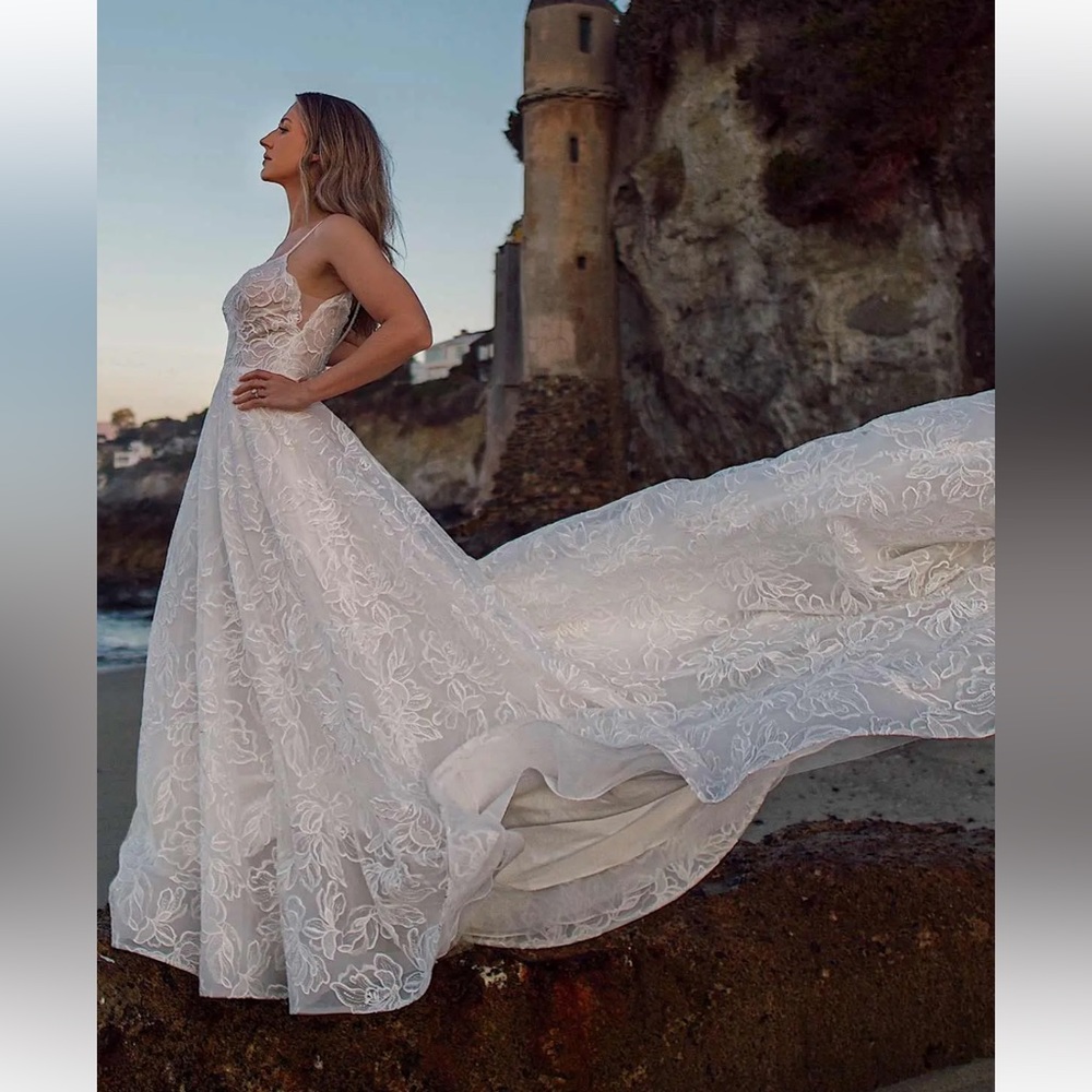 Essence of Australia Wedding Gown. Size 12 Bridal. Never worn, with tags.